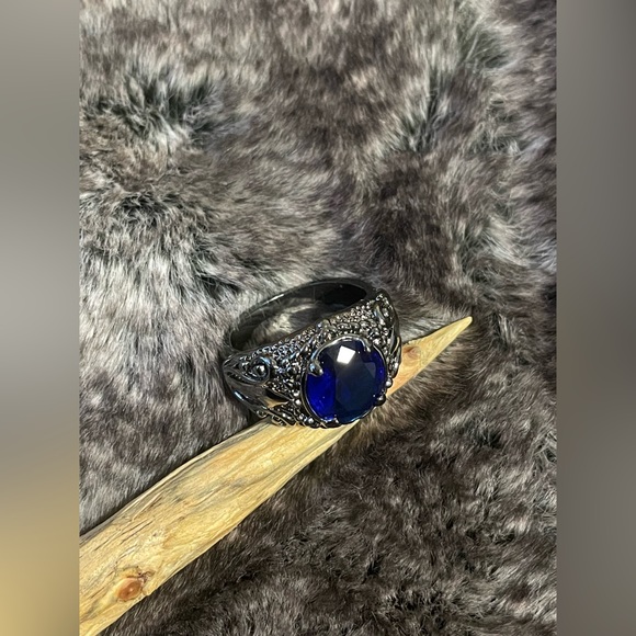 Smooth Alloy / sapphire-like stone size 9.5 Ring | truly gorgeous - Picture 7 of 12